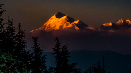 Trishul Peaks – Three-pronged majesty in glacial stillness